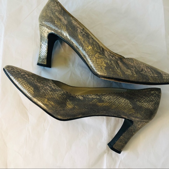 Stuart Weitzman Metallic Pumps - Picture 10 of 12